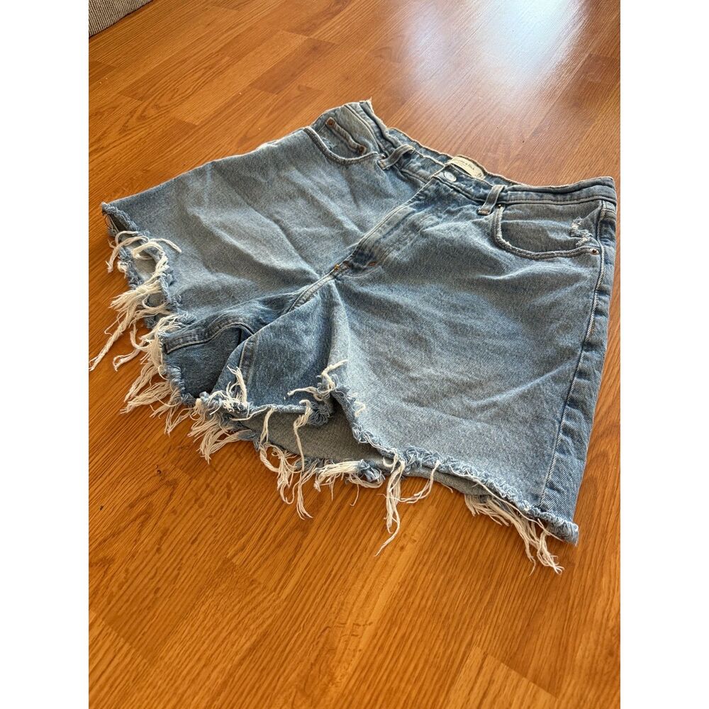Abercrombie & Fitch Curve Love High Rise Dad Short - Picture 2 of 6